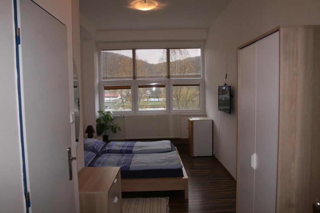 Hostel Boathouse Prague Extérieur photo