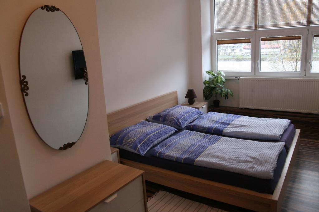 Hostel Boathouse Prague Extérieur photo